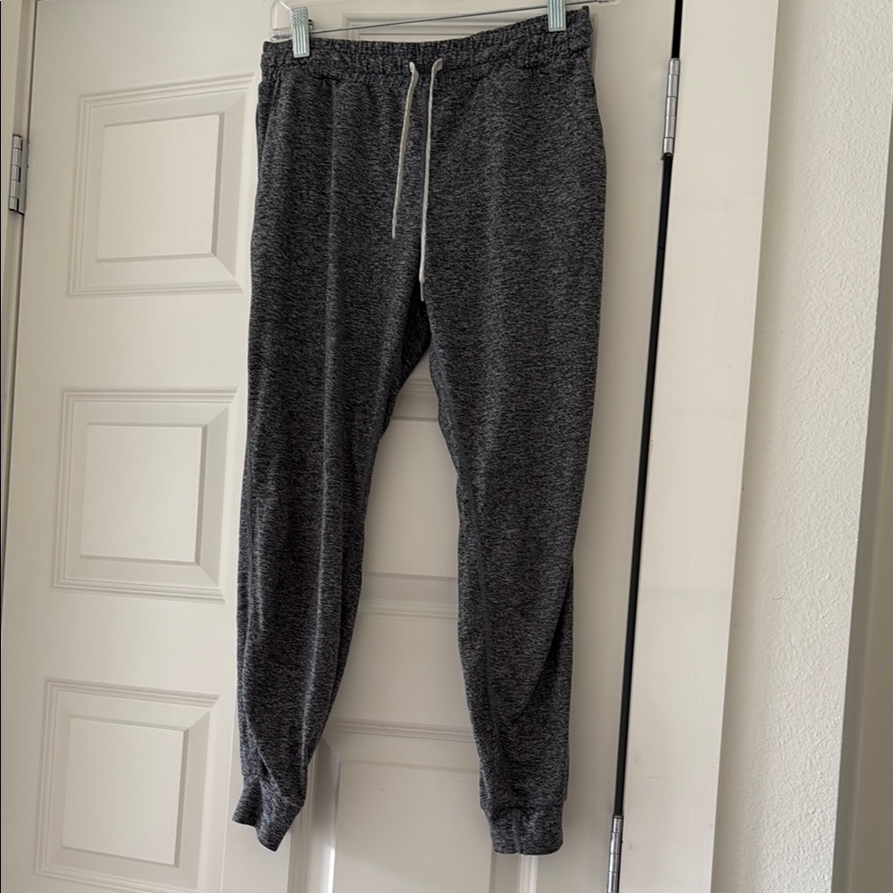 Vuori Women’s Heather Grey Performance Jogger XS